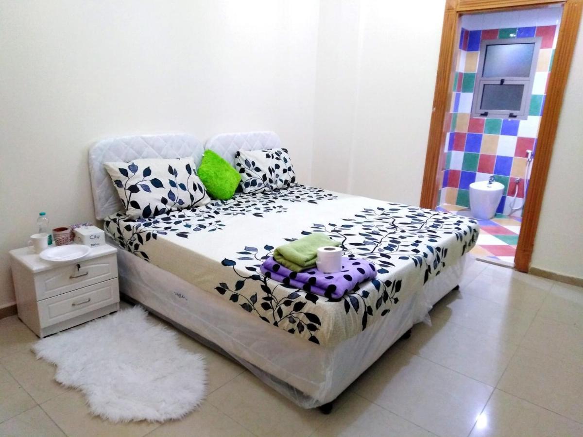 Bright Sunshine Holiday Home Shared Apartments Дубай Екстериор снимка